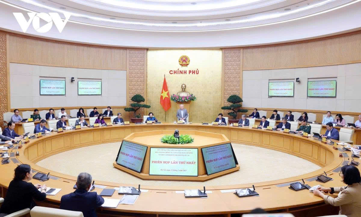 KHÔNG ĐỂ ĐỨT GÃY, GIÁN ĐOẠN VIỆC ĐIỀU HÀNH KHI SẮP XẾP LẠI ĐƠN VỊ HÀNH CHÍNH CÁC CẤP