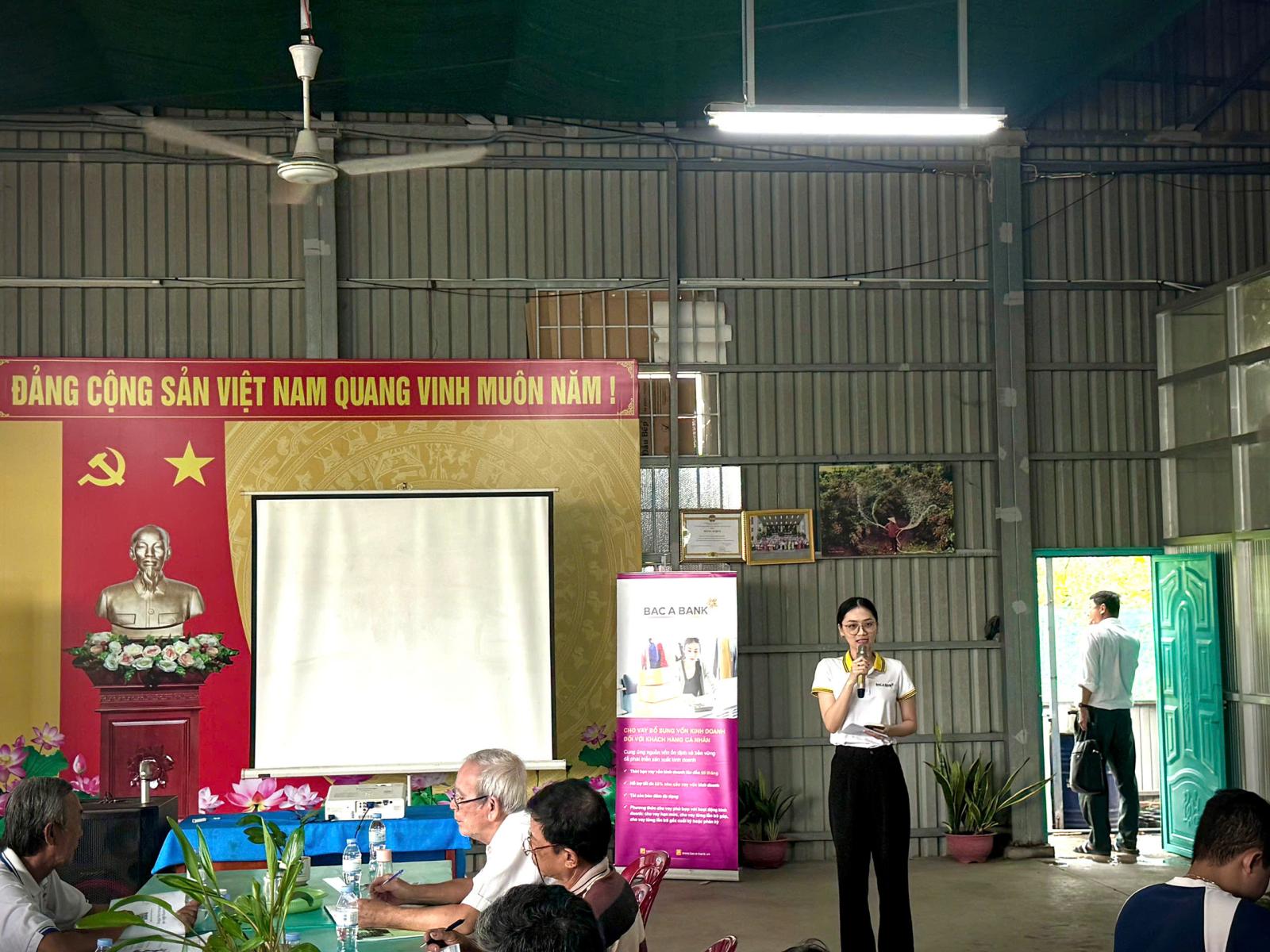 TỔ CHỨC TẬP HUẤN CẬP NHẬT MÃ SỐ VÙNG TRỒNG CHUYỂN ĐỔI SỐ TRONG NÔNG NGHIỆP CHO HỘI VIÊN NÔNG DÂN